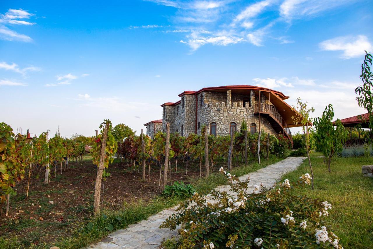 Kisiskhevi Chateau Tetri Bairagebi White Flags מראה חיצוני תמונה